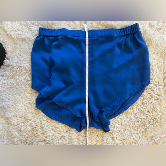 LUNYA Washable Silk Shorts Size Medium in Cobalt Blue - Picture 5 of 5